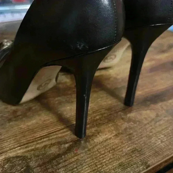 Michael Kors Paxton Cap Toe Heels - Picture 5 of 7